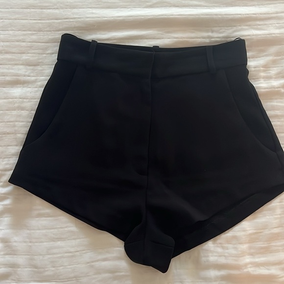 Black shorts - Picture 2 of 11